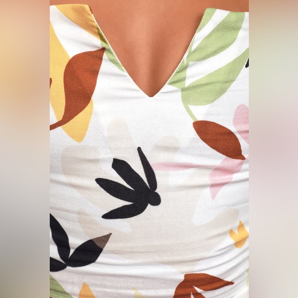 Floral Cropped Tank Top - Picture 3 of 4